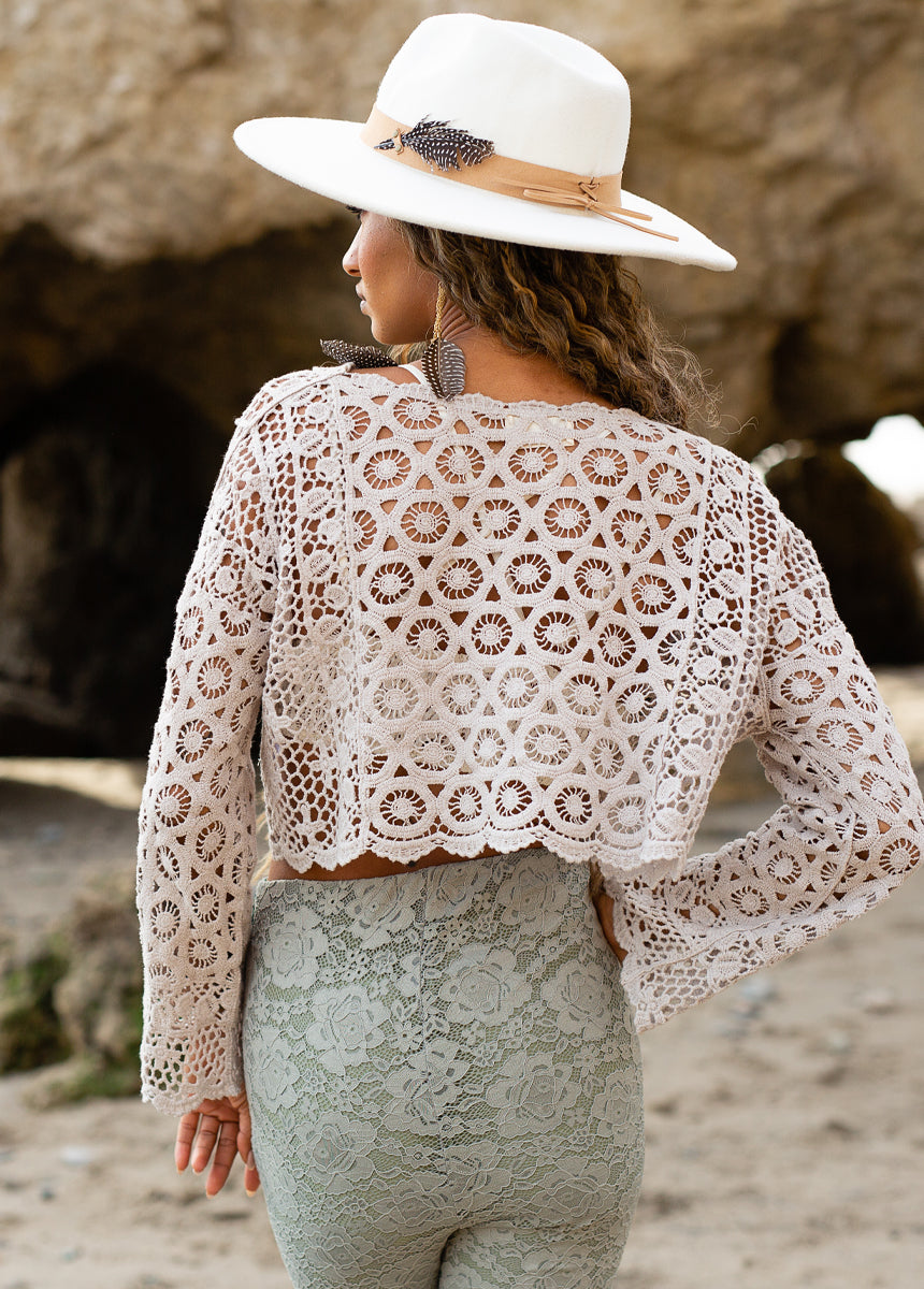 Women Iyla Top in Cool Taupe